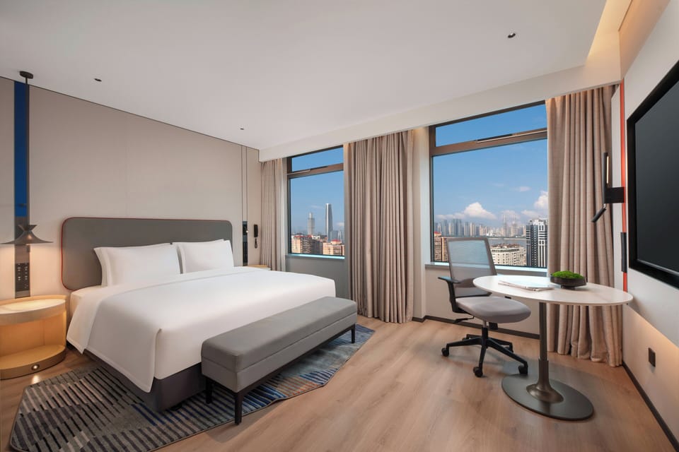 1 King Standard City View Extra Fl Sp | Premium bedding, down comforters, desk, laptop workspace