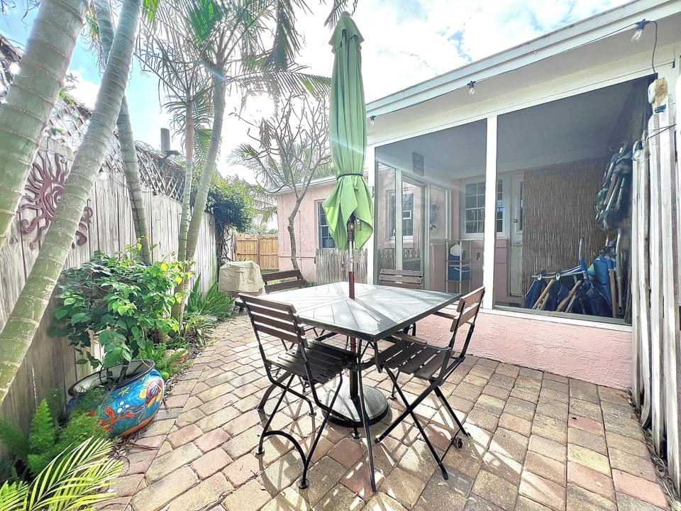 Outdoor dining
