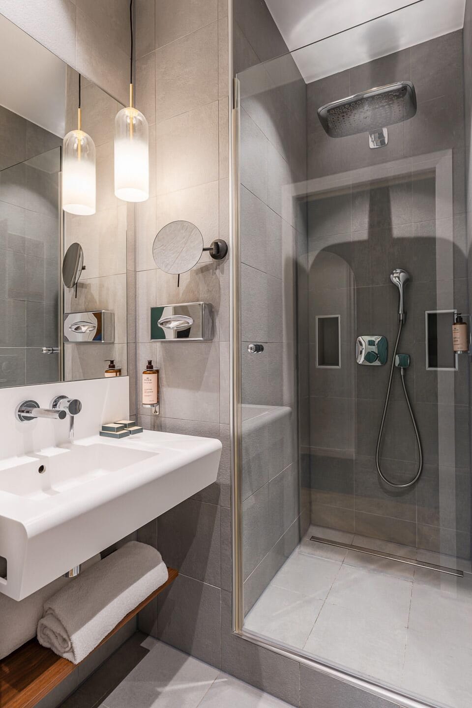 Standard Room | Bathroom | Eco-friendly toiletries, hair dryer, towels, soap