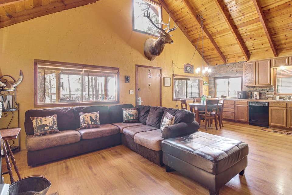 Interior | Open Floor Plan | Free WiFi