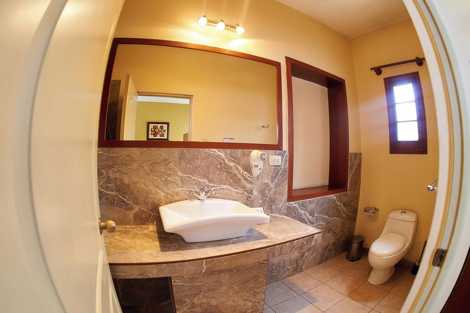 Standard Double Room, 2 Twin Beds | Bathroom | Shower, hydromassage showerhead, hair dryer, towels