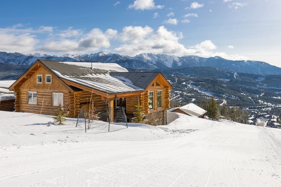 Ski-in/ski-out Powder River Paradise is Directly ON the Powder River Ski Slope.