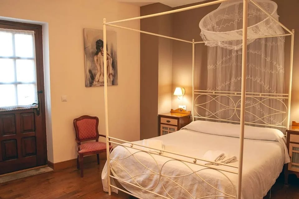 Double Room, Mountain View | Desk, laptop workspace, free WiFi