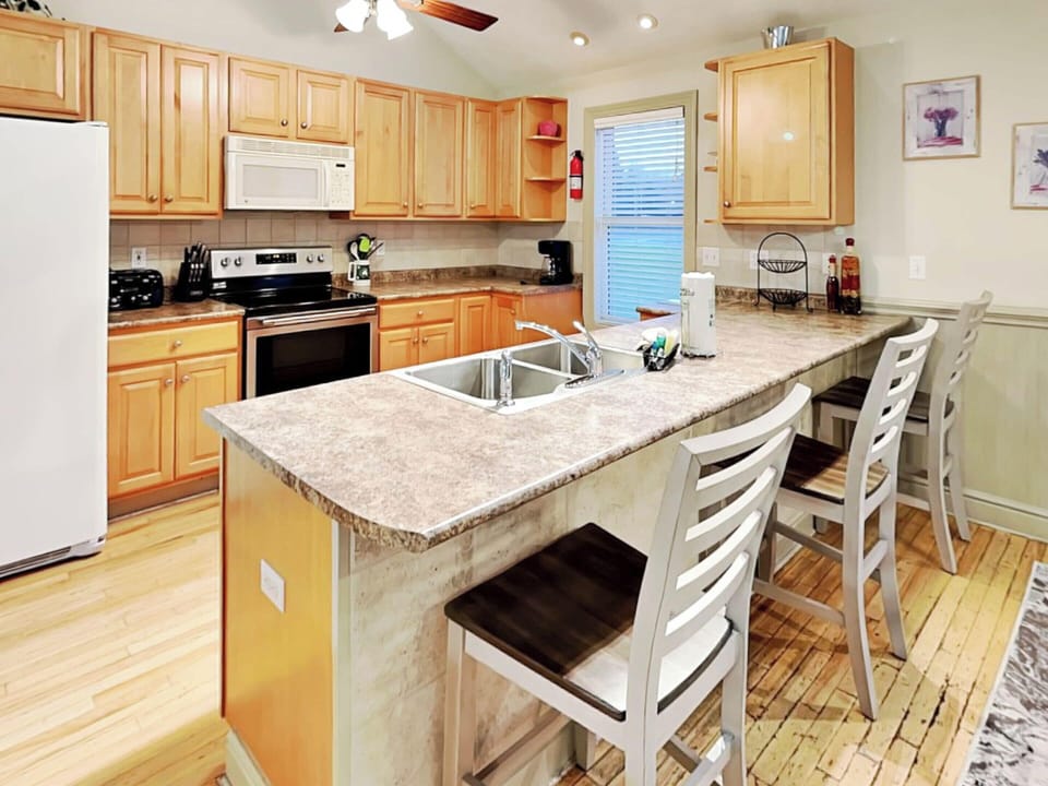 House (5 Bedrooms) | Property amenity