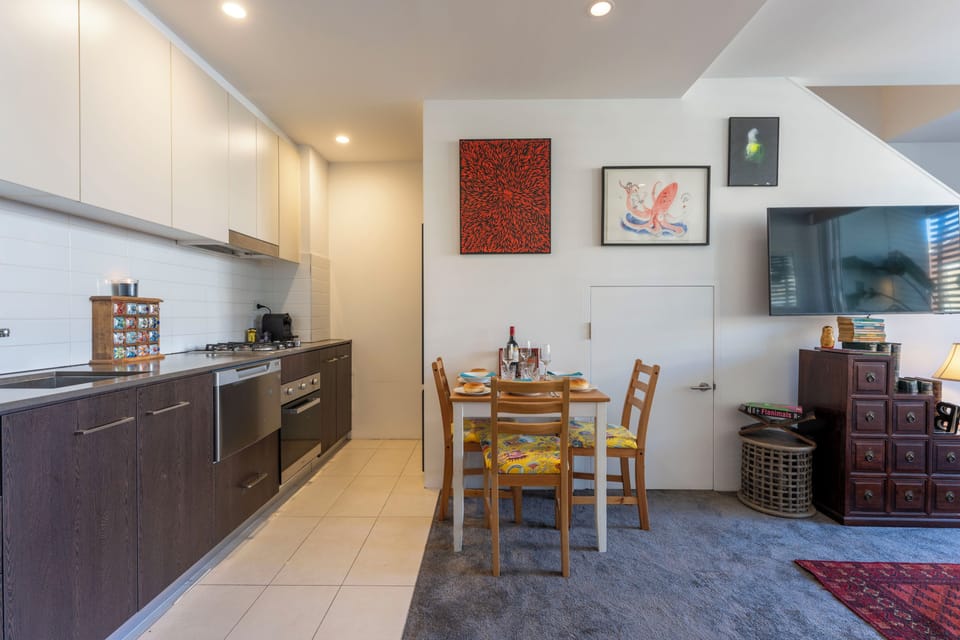 Fully equipped kitchen and dining