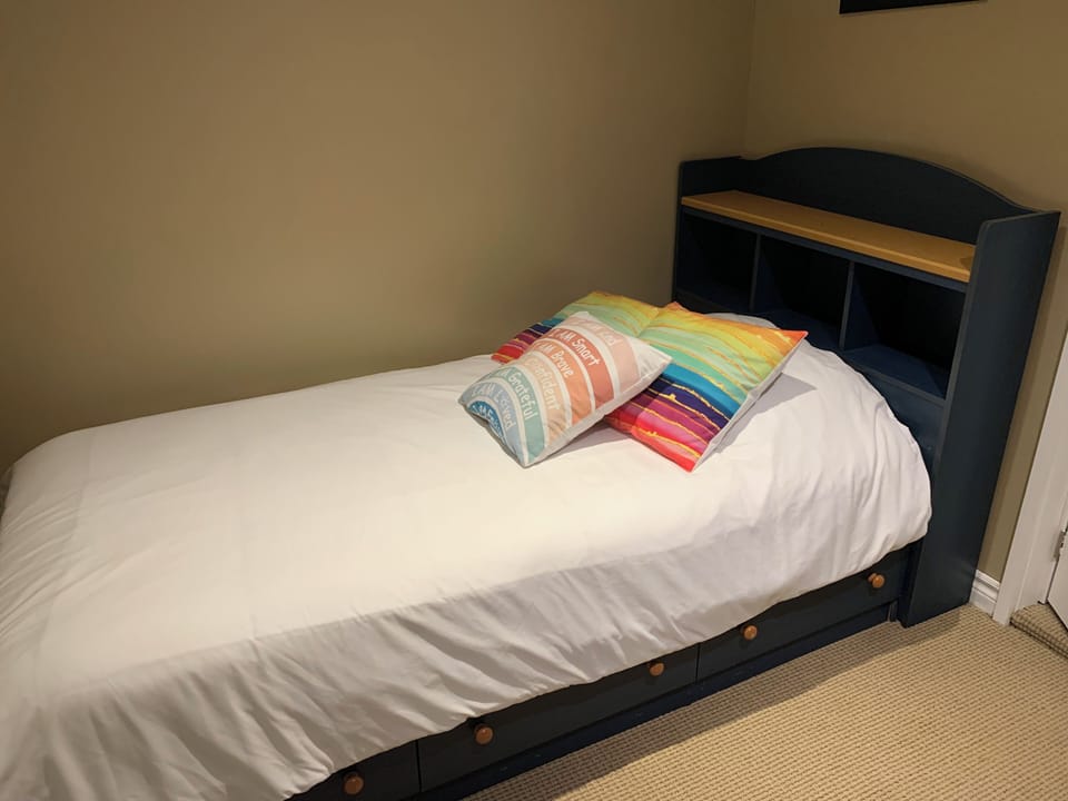Extra bed in toy room