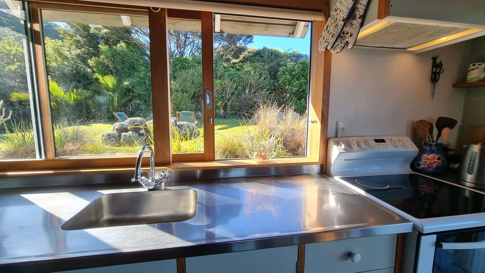 Garden and sea views from the Kitchen! 