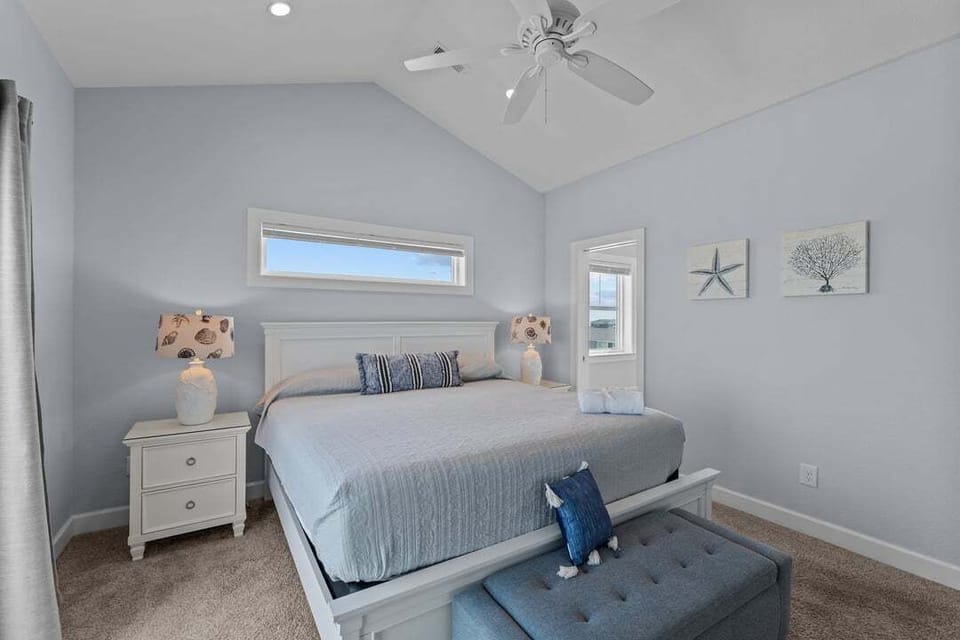 Top-Level King Master Bedroom (#9)
