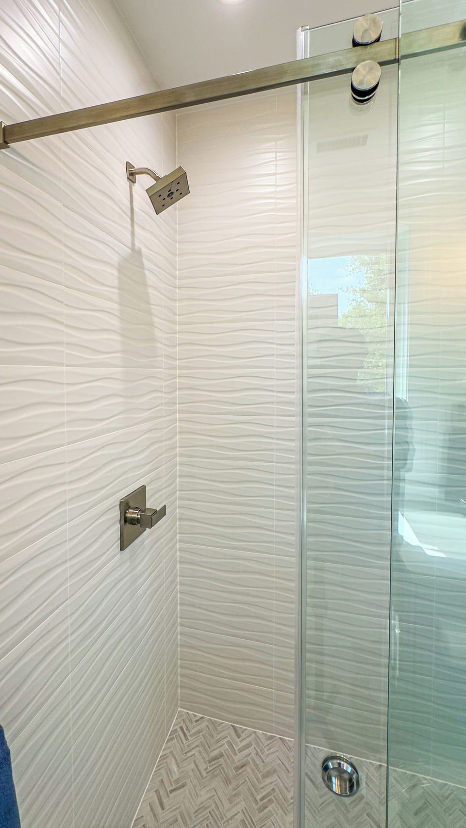 Bunk room ensuite bathroom shower 