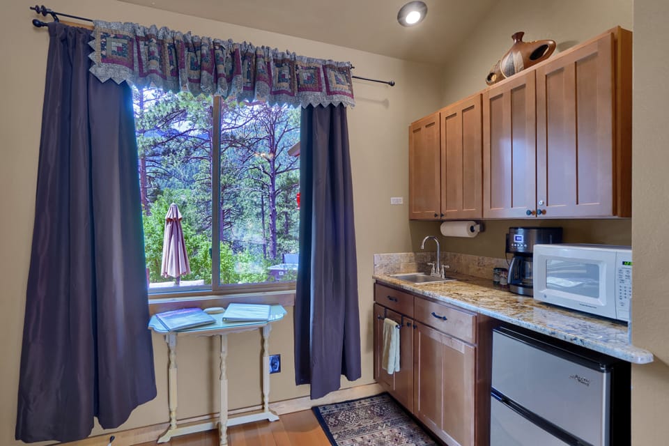 Luxury Cabin, 1 King Bed, Hot Tub, Mountain View | Private kitchenette | Mini-fridge, microwave, coffee/tea maker, electric kettle