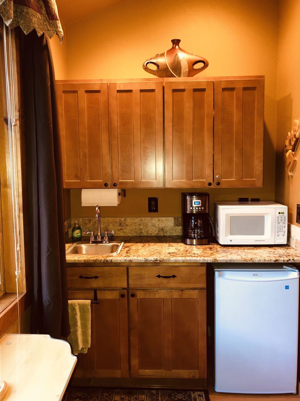 Luxury Cabin, 1 King Bed, Hot Tub, Mountain View | Private kitchenette | Mini-fridge, microwave, coffee/tea maker, electric kettle