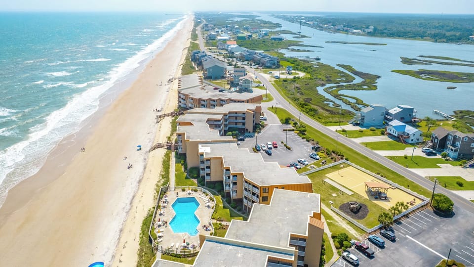 Condo (2 Bedrooms) | Property amenity