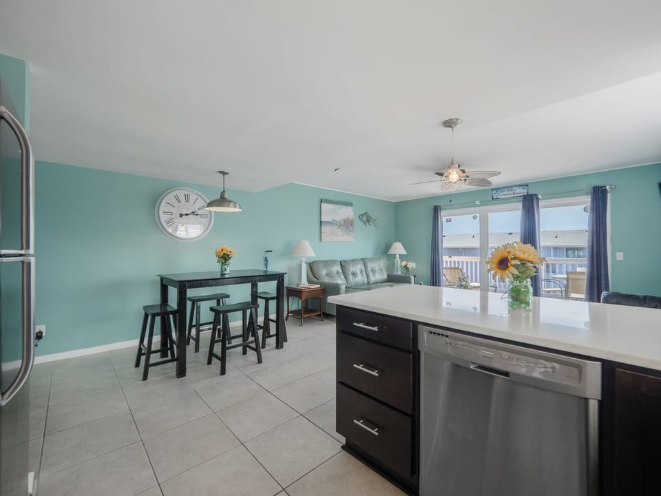 Condo (2 Bedrooms) | Property amenity
