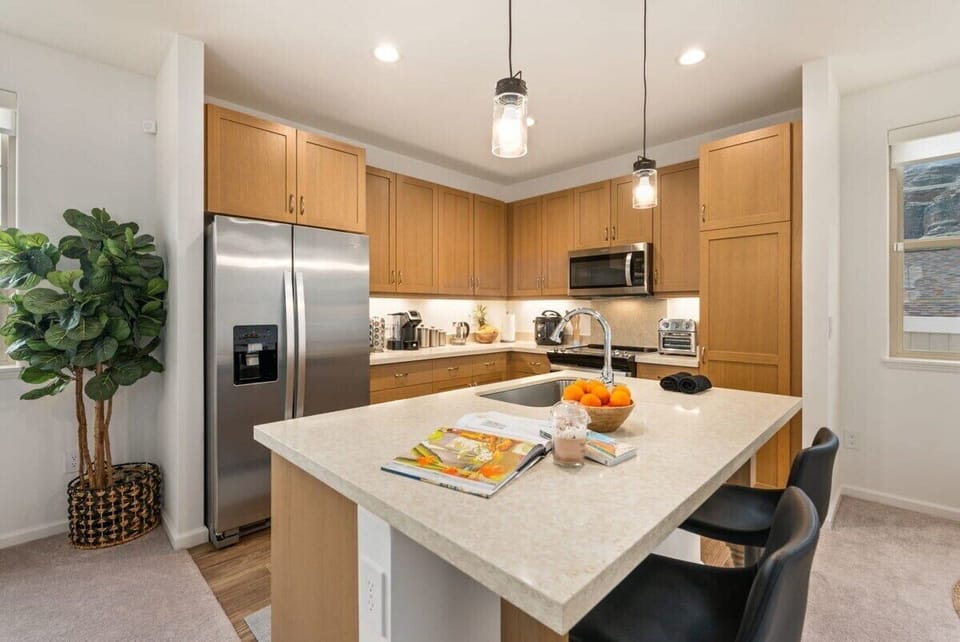 House (5 Bedrooms) | Private kitchen | Fridge, microwave, oven, coffee/tea maker