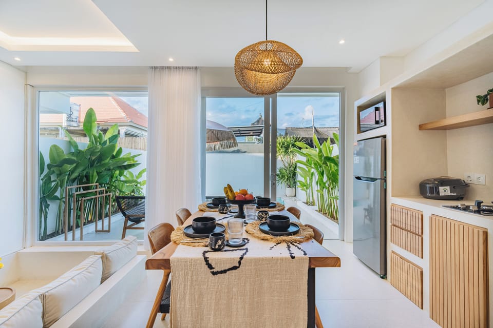 Comfort Villa, Courtyard View | In-room dining