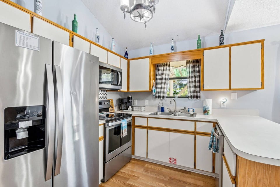 Kitchen Bliss: Bright and functional, perfect for culinary adventures and seaside snacks!
