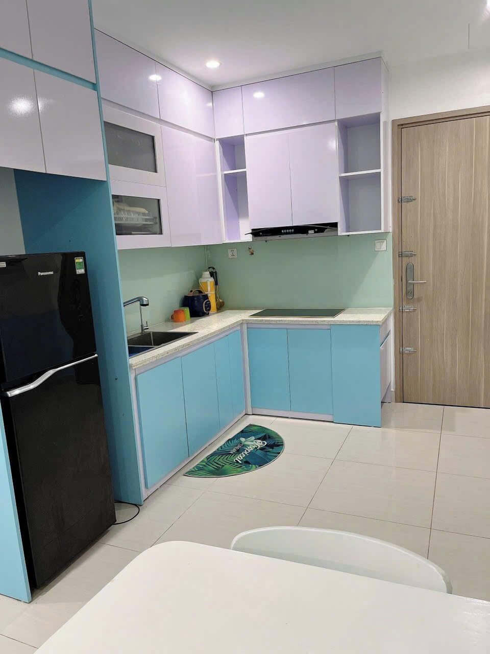 Standard Apartment, City View | Private kitchen | Fridge, microwave, stovetop, cookware/dishes/utensils