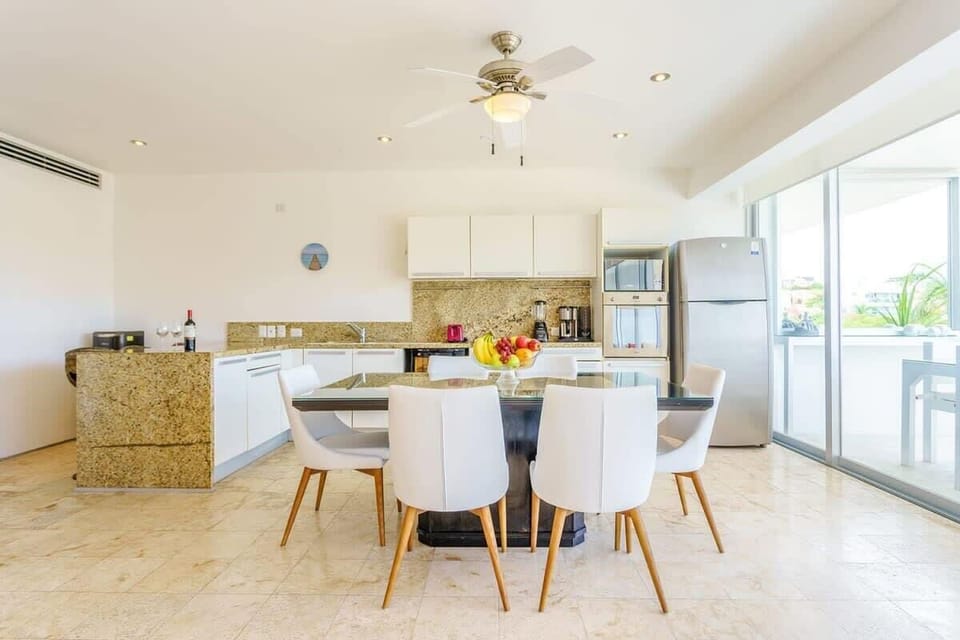 Dining healthy at home! Enjoy fresh, local cuisine.