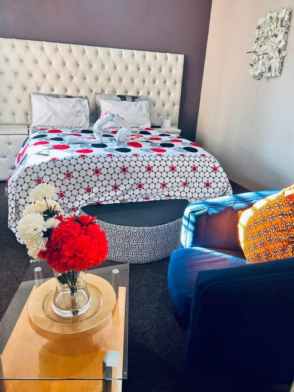 Classic Townhome, Balcony, Garden View | Desk, laptop workspace, free WiFi