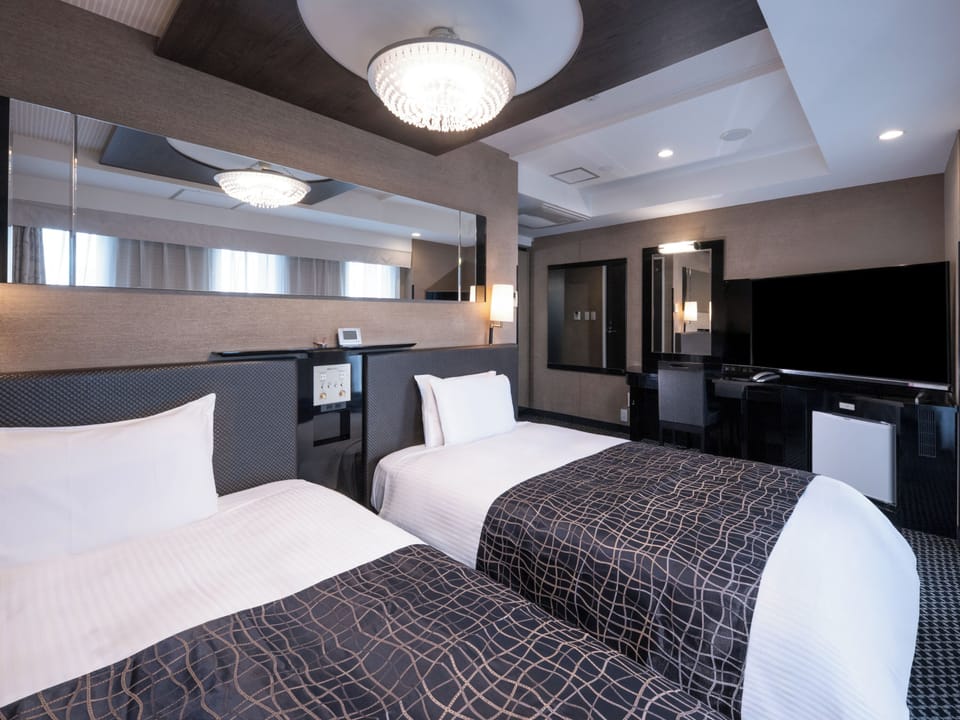 Deluxe Twin Room, Non Smoking (27th floor) | Premium bedding, down comforters, desk, laptop workspace