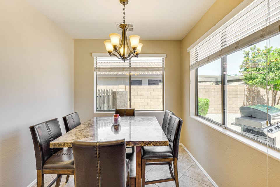 Dining Nook | 1st Floor