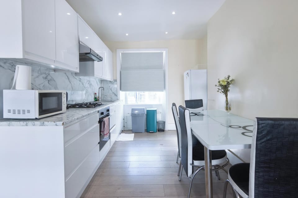 Apartment | Private kitchen | Fridge, microwave, oven, stovetop