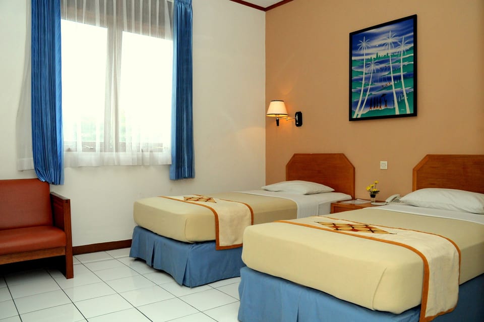 Deluxe Double or Twin Room, 1 Bedroom | Free minibar, in-room safe, desk, blackout drapes