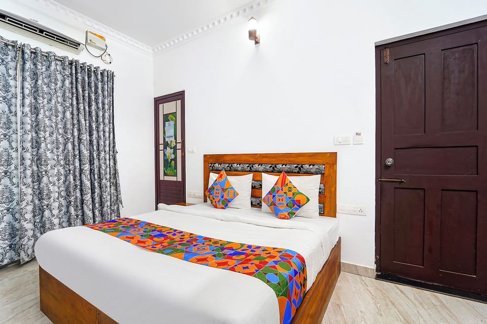 Premium Room | Egyptian cotton sheets, premium bedding, in-room safe, free WiFi
