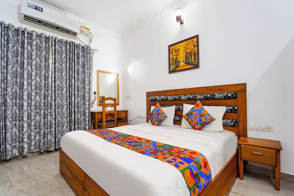 Egyptian cotton sheets, premium bedding, in-room safe, free WiFi
