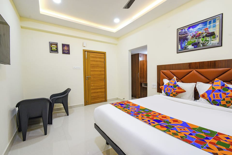 Egyptian cotton sheets, premium bedding, in-room safe, free WiFi