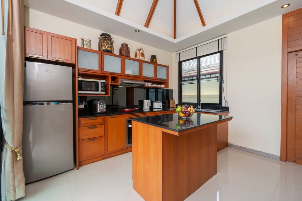 Family Villa, 3 Bedrooms, Pool View | Private kitchen