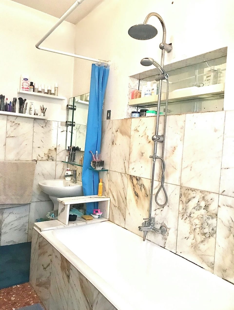 Combined shower/tub, hair dryer, bathrobes, slippers