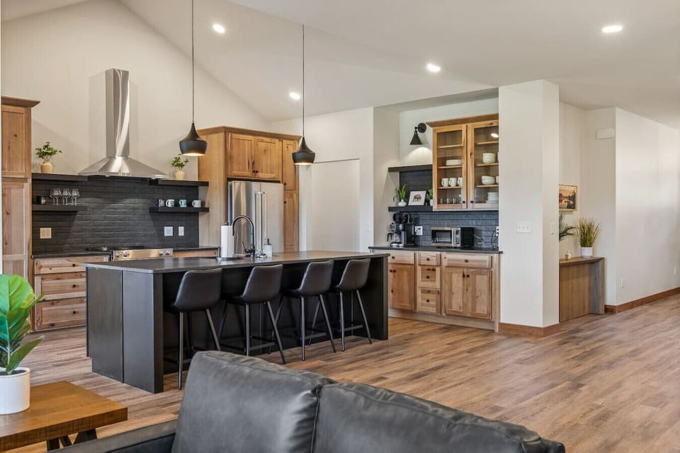 This spacious kitchen has everything you need to feel at home while preparing meals.