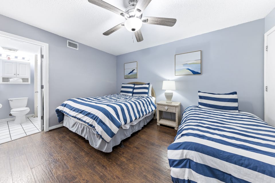 Signature Condo, 2 Bedrooms, Non Smoking, Kitchen | 2 bedrooms, individually decorated, individually furnished