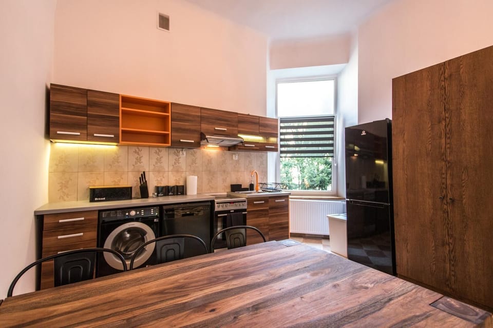 Apartment, Multiple Beds, Kitchen | Private kitchen