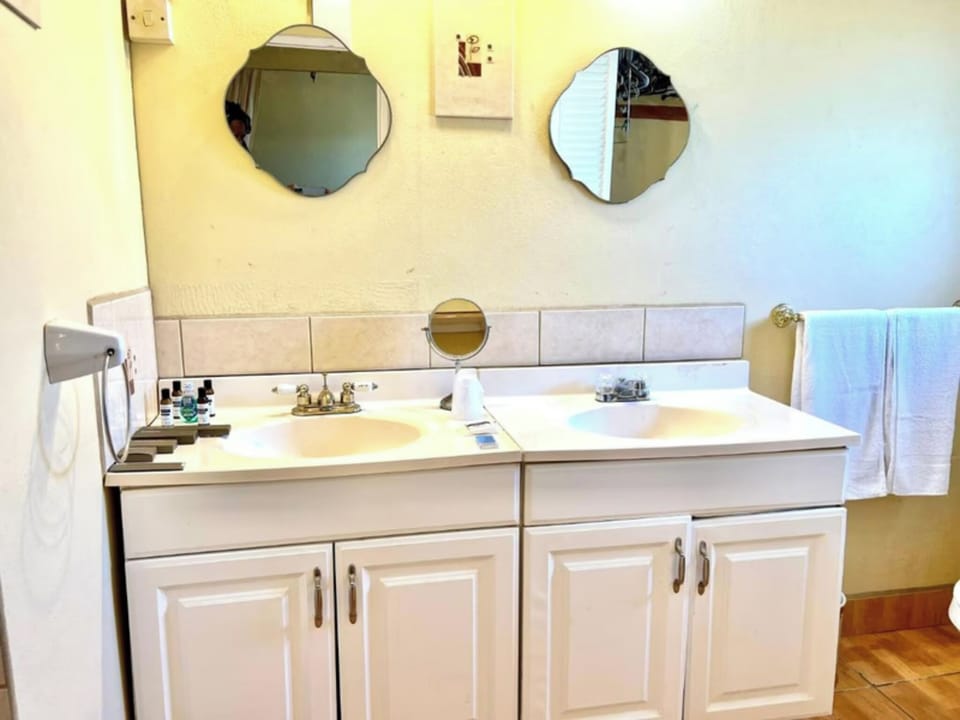 Room, 1 Bedroom, Smoking, Balcony | Bathroom