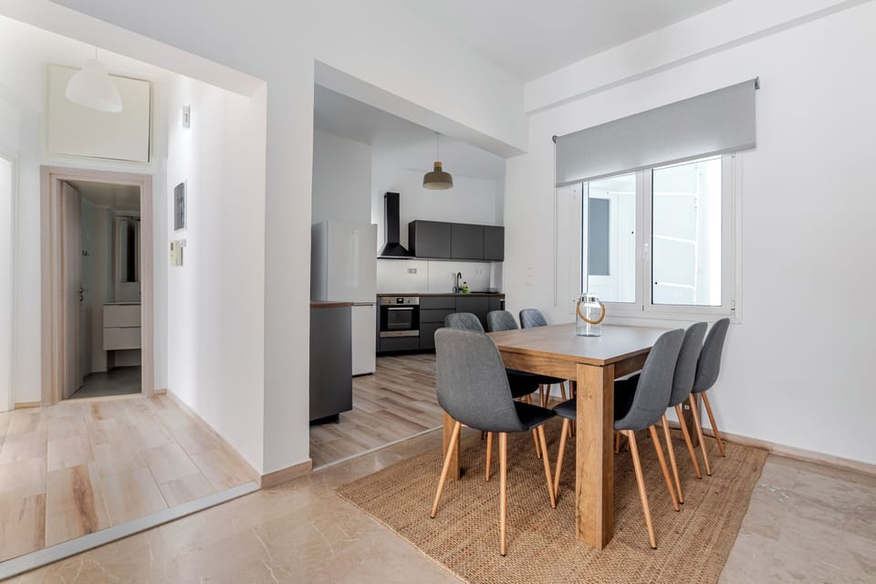 Apartment, 2 Bedrooms, Kitchen, City View | In-room dining