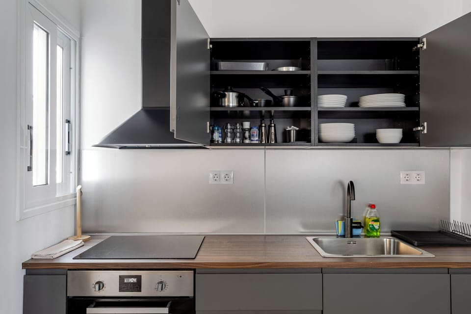 Apartment, 2 Bedrooms, Kitchen, City View | Private kitchen | Full-size fridge, oven, stovetop, espresso maker