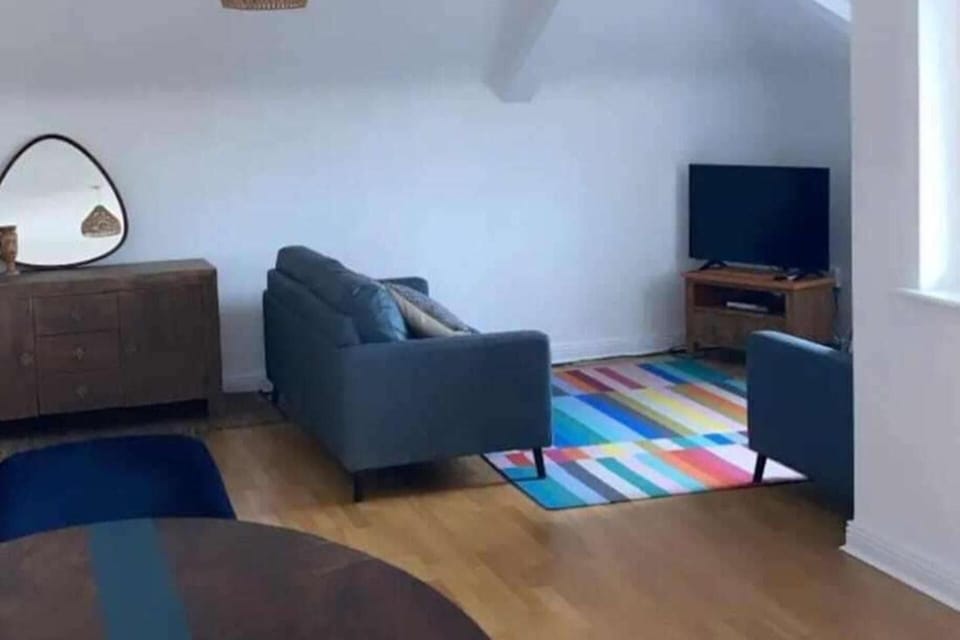 Apartment | Living area | TV