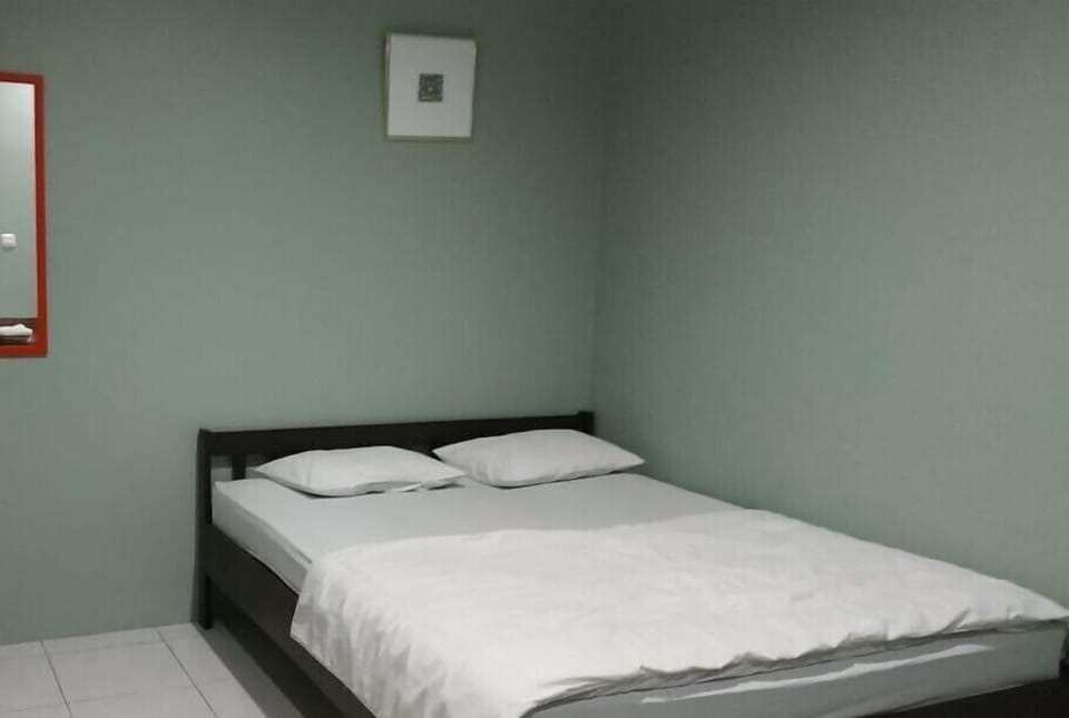 Deluxe Room, 1 Queen Bed | Desk, rollaway beds, free WiFi