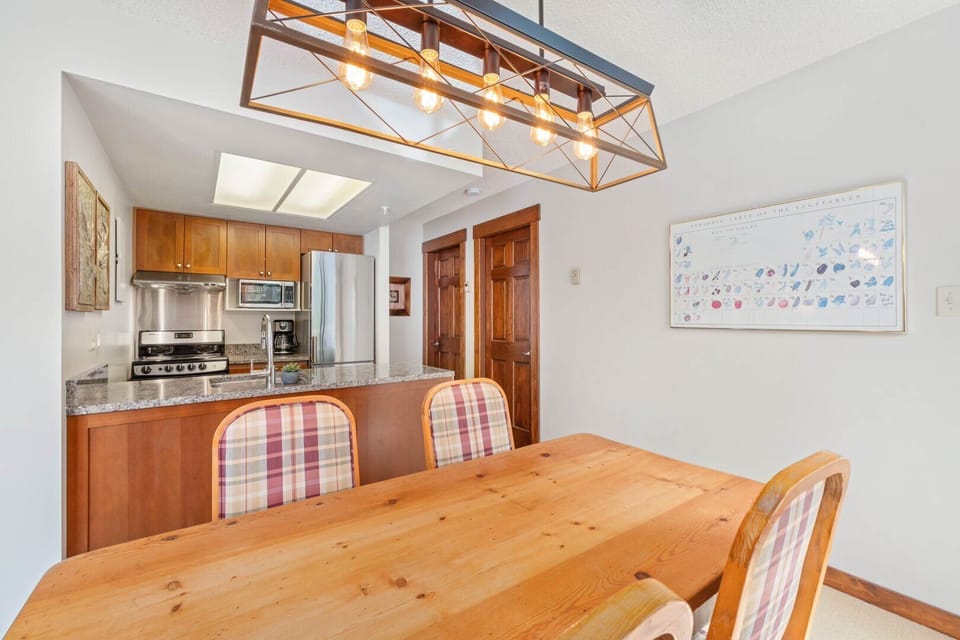 Perfect for quality time—enjoy cooking and dining all in one open space