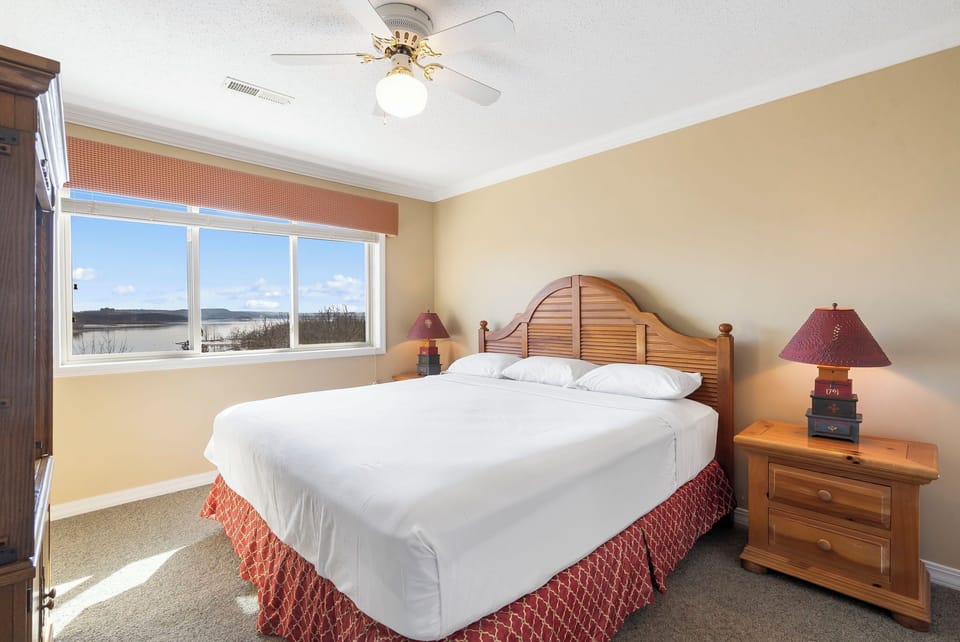 King Bedroom with Lakeview!