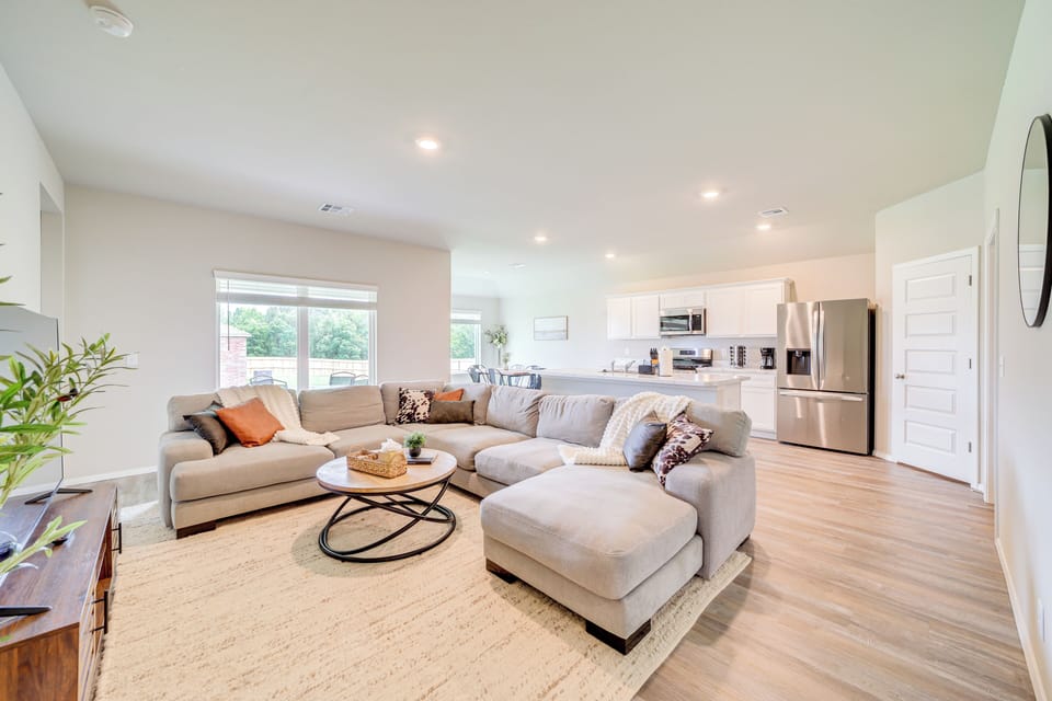House (4 Bedrooms) | Front of property