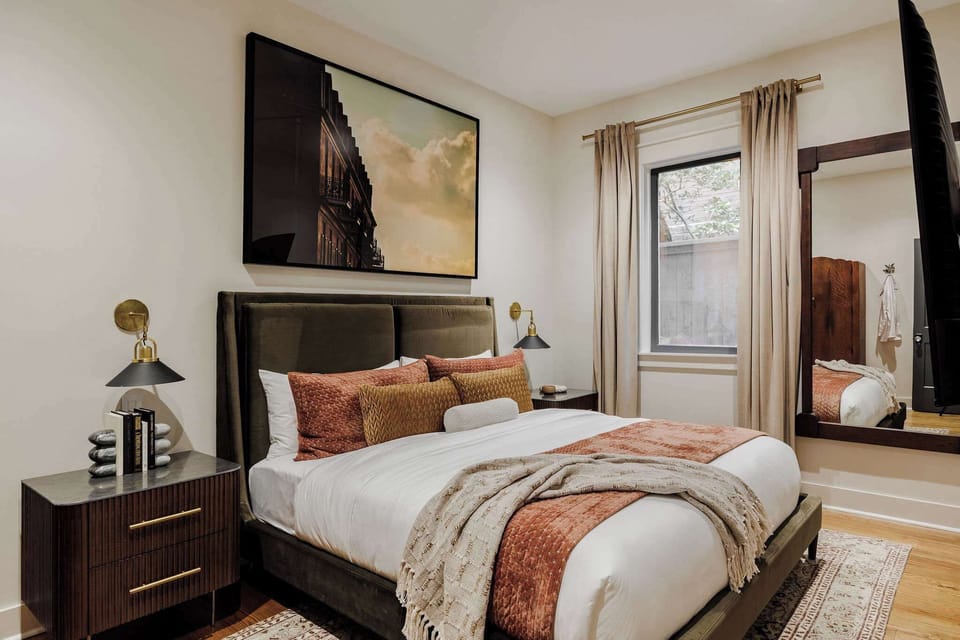 Bedroom 1 | King Bed | First Floor