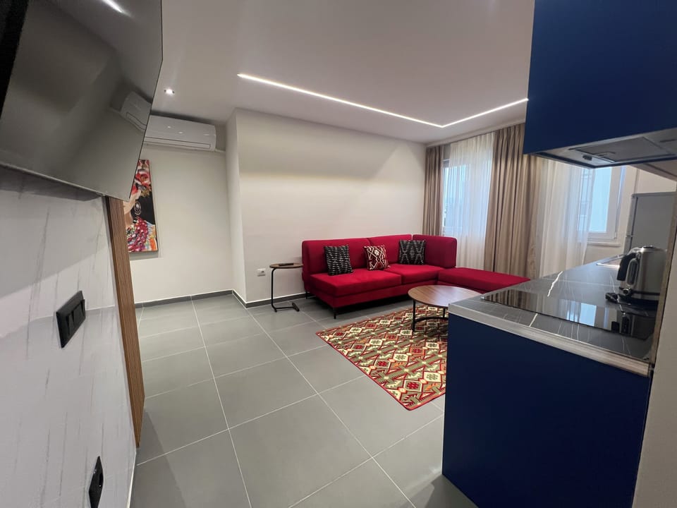 Comfort Studio Suite, 1 Bedroom, City View | Private kitchen | Fridge, microwave, oven, electric kettle