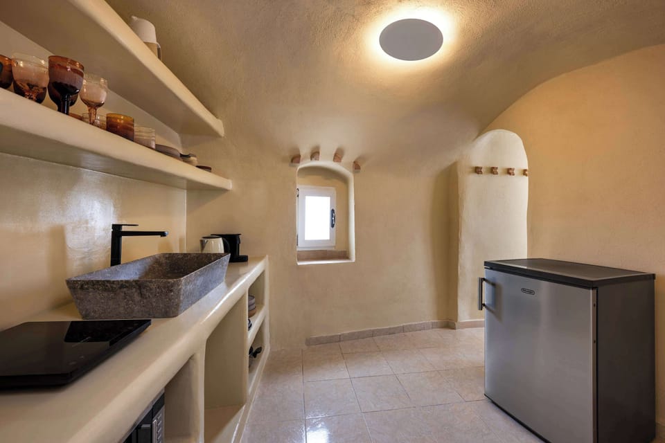 Kitchenette with All Amenities
Practical layout designed for guest comfort and convenience.