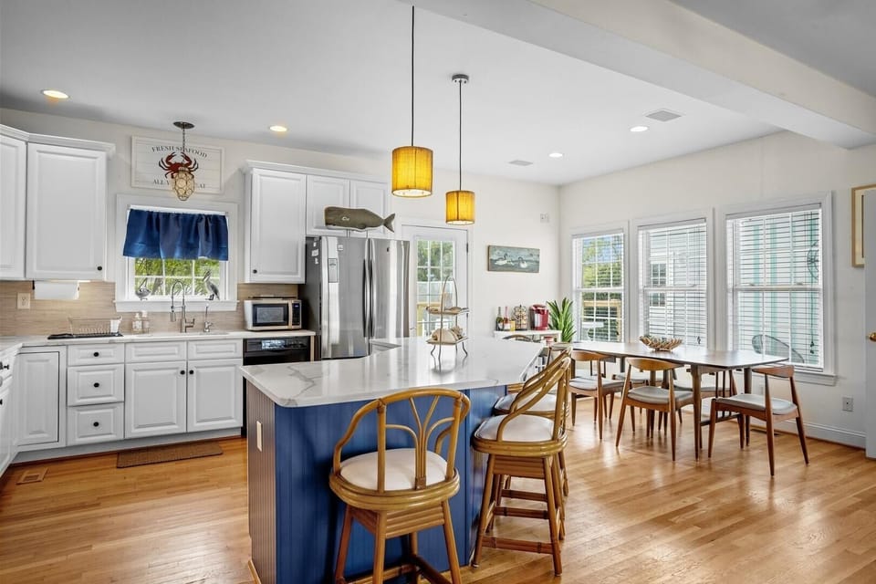 House, 4 Bedrooms | Private kitchen | Fridge, oven, coffee/tea maker, toaster