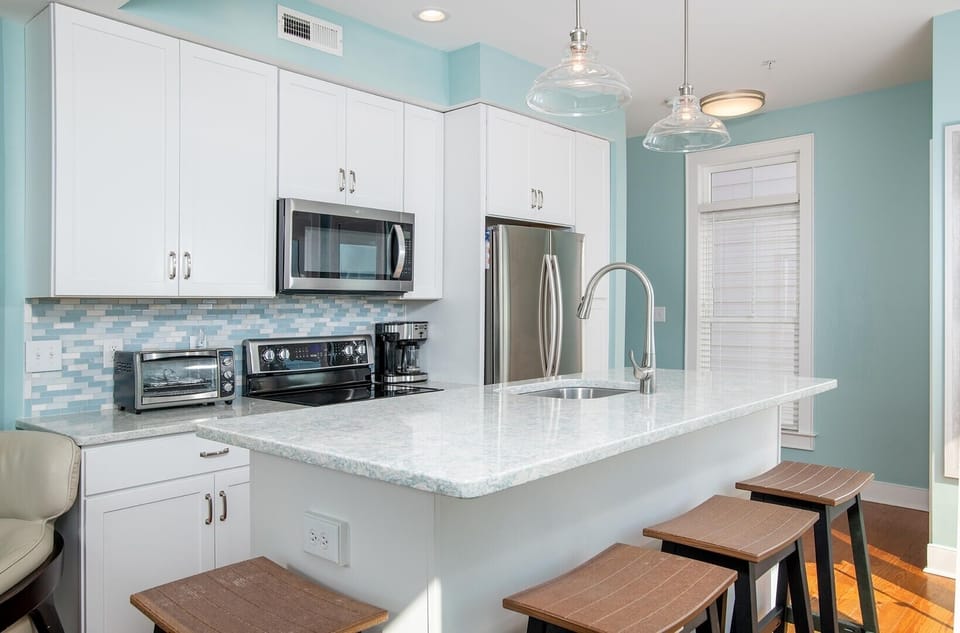 Condo, 2 Bedrooms | Private kitchen | Fridge, oven, coffee/tea maker, toaster