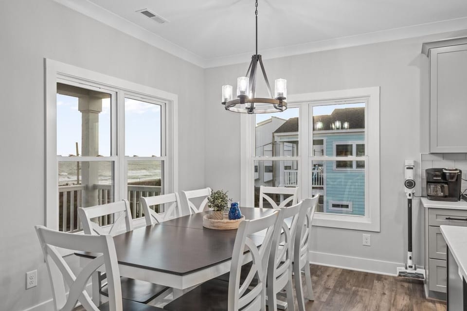 House, 6 Bedrooms | Dining