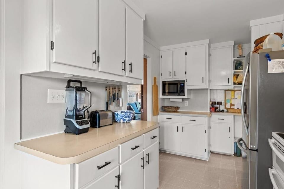 House, 5 Bedrooms | Private kitchen | Fridge, oven, coffee/tea maker, toaster